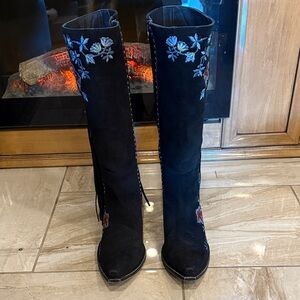 Double D Ranch Red Rock Elegant Black Floral Embroidered Boots